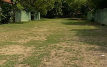 Plot For Sale in Sainik Farm