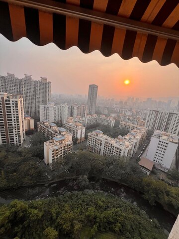 2 BHK Apartment For Rent in Lodha Luxuria, Majiwada