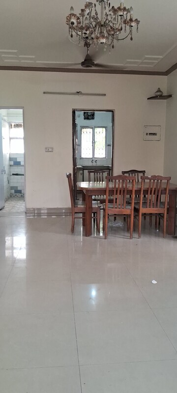 Living Room in 2.5 BHK Apartment at Sarita Vihar Pocket-J RWA, Sarita Vihar – for Rent