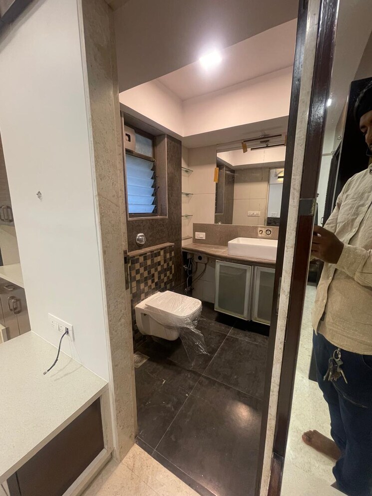 Bathroom, orchid-towers 4 Bedroom 1700 Sq.Ft. Apartment In Andheri West Mumbai 8778725