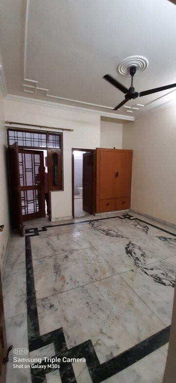 Room in  Pg at Gomti Nagar – for Rent