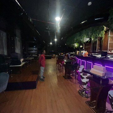 Gym in  Shop at B Block Bkc – for Rent