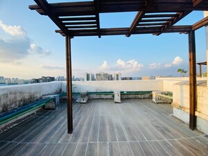 Swimming Pool in 3.5 BHK Penthouse at Anant Raj Maceo, Sector 91 – for Sale