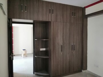 Furnished Amenities in 3.5 BHK Apartment at Kingswood Court, Sain Vihar – for Rent