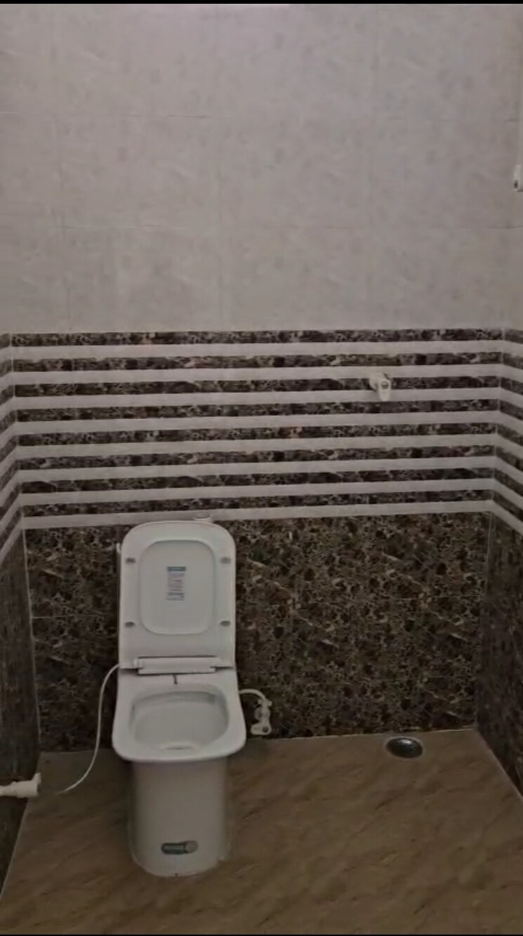 Washroom, bptp-parkland Commercial Co Working Space 500 Sq.Yd. In Sector 75 Faridabad 8778819