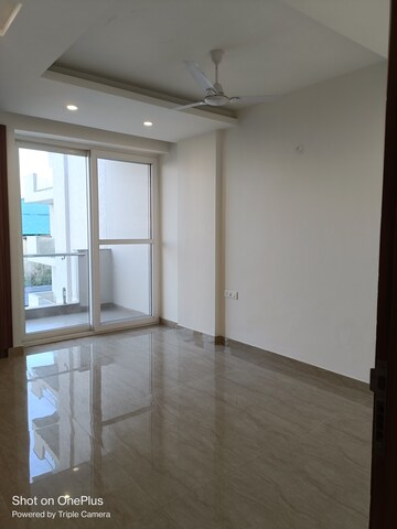 Room in 3 BHK Apartment at Gms Road – for Sale