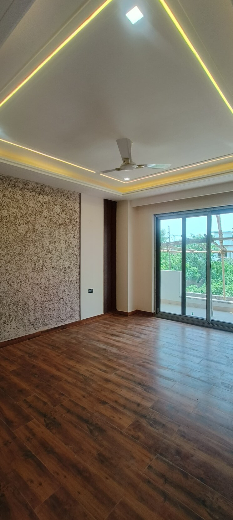 Room, gms road 4 Bedroom 3400 Sq.Ft. Builder Floor In Gms Road Dehradun 8778844