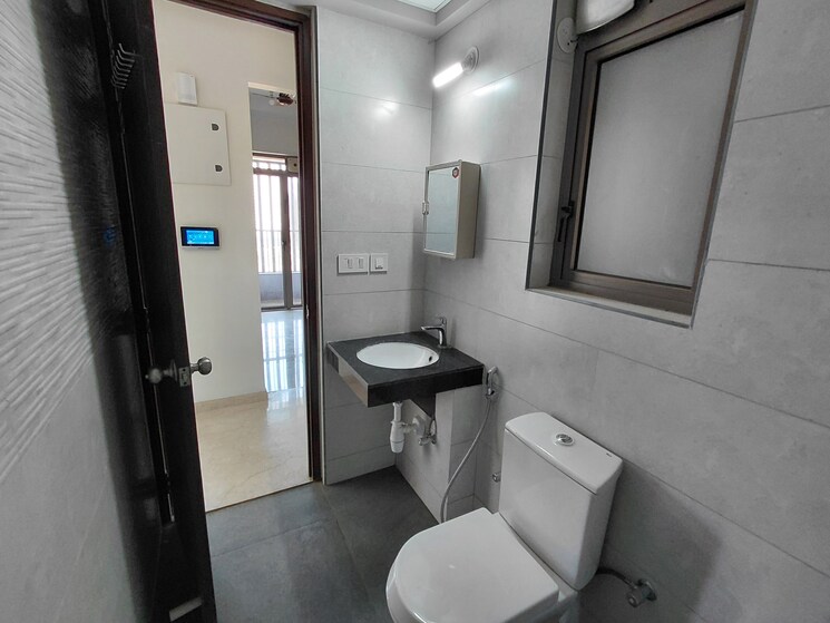 Bathroom, kalpataru-paramount-d 2 Bedroom 672 Sq.Ft. Apartment In Kapur Bawdi Thane 8778837