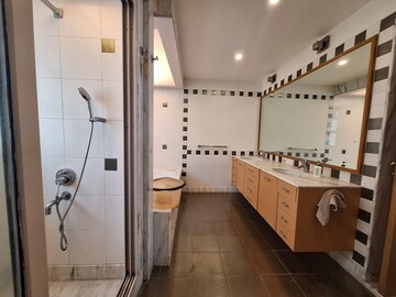 Kitchen in 3 BHK Apartment at Acropolis CHS, Vile Parle West – for Rent