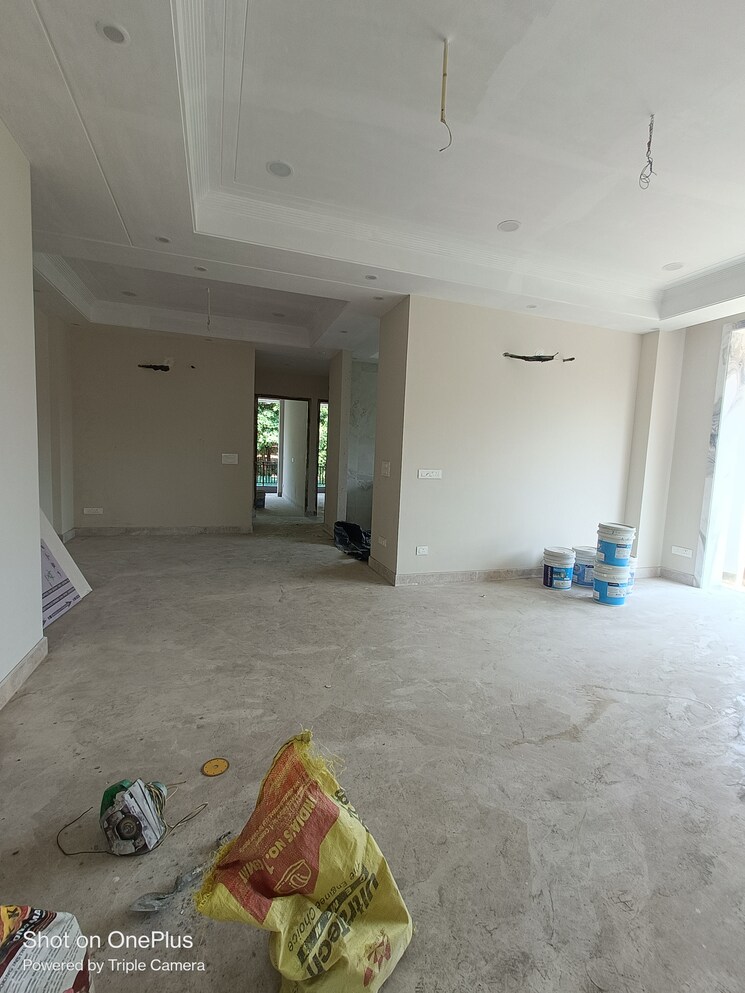  Parking, balliwala 3 Bedroom 2400 Sq.Ft. Builder Floor In Balliwala Dehradun 8778851