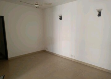 Room in 2 BHK Apartment at Ajnara Grand Heritage, Sector 74 – for Sale