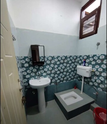 Attached Bathroom in 2 BHK Apartment at Rajpur Road – for Rent