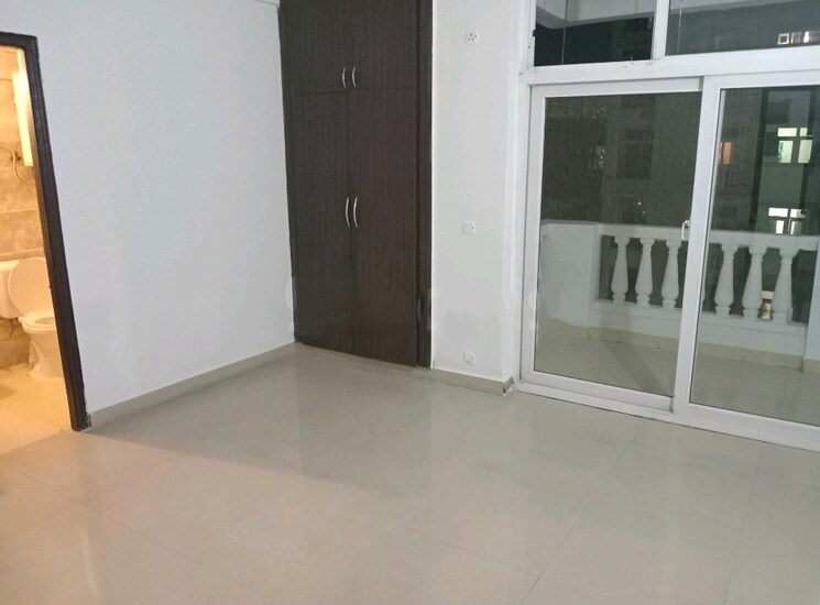 Room, amrapali-silicon-city 2 Bedroom 1035 Sq.Ft. Apartment In Sector 76 Noida 8778868