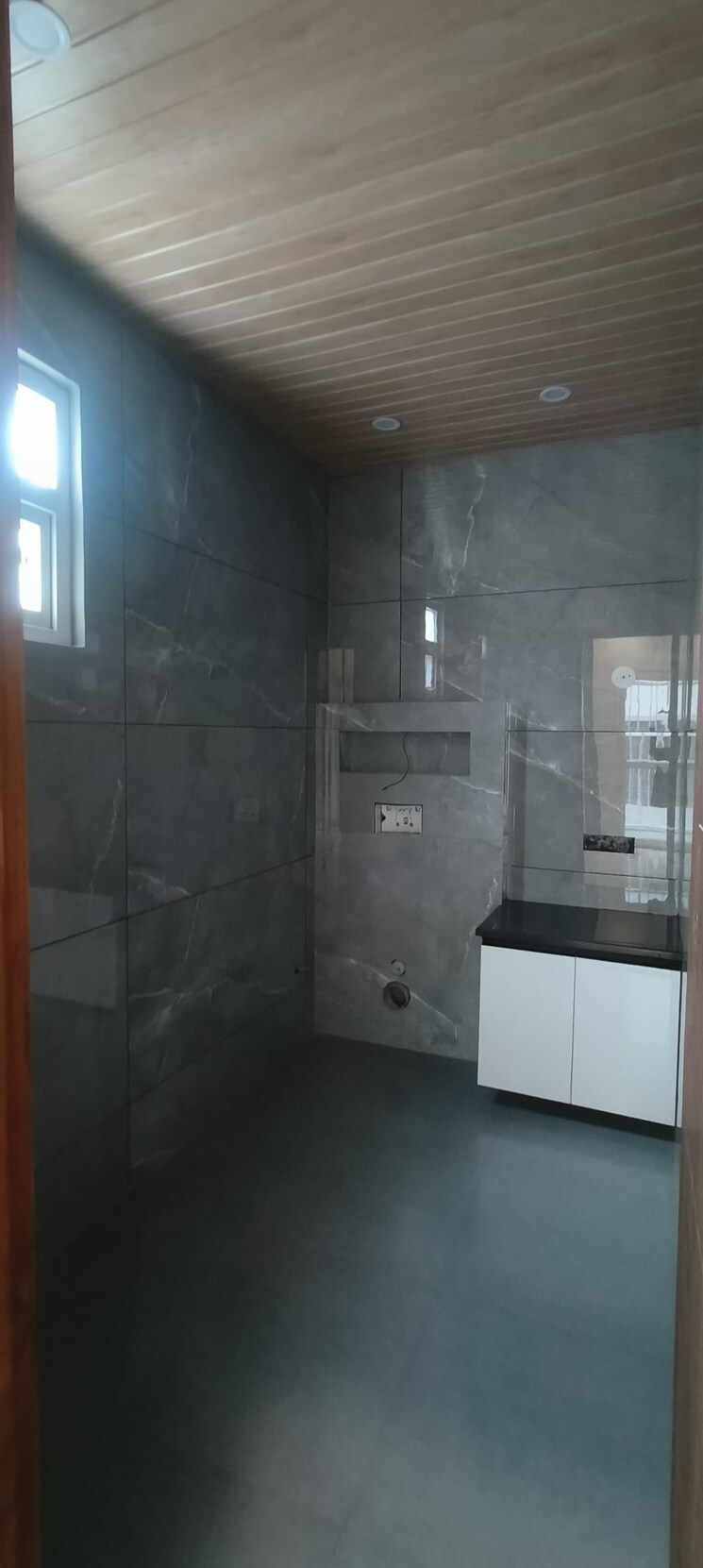 Bathroom, gms road 3 Bedroom 1600 Sq.Ft. Builder Floor In Gms Road Dehradun 8778873