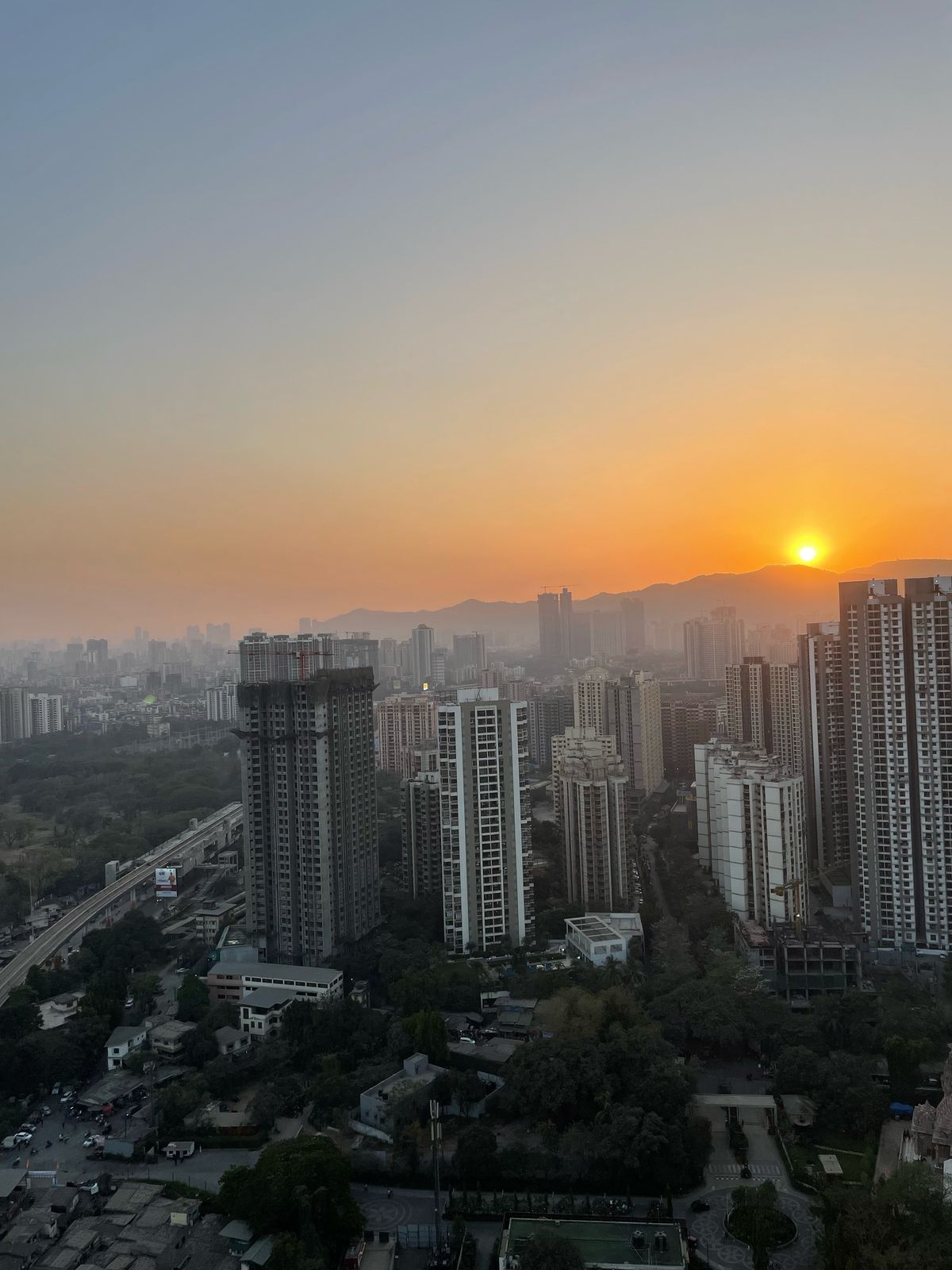 3 BHK + Pooja Room,Extra Room Apartment For Rent in Piramal Vaikunth