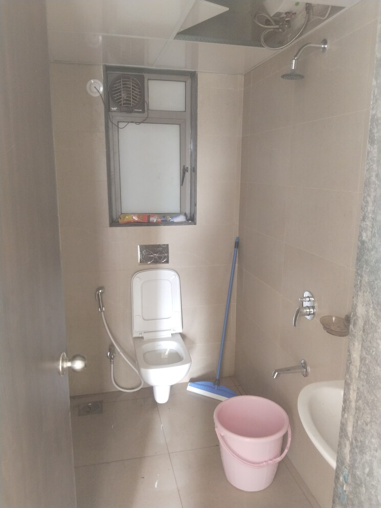 Bathroom, runwal-eirene 2 Bedroom 568 Sq.Ft. Apartment In Balkum Pada Thane 8778896