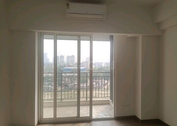 Room in 2 BHK Apartment at Godrej Woods, Sector 43 – for Sale