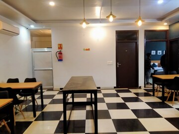 Master Bedroom in 6+ BHK Villa at Gomti Nagar – for Rent