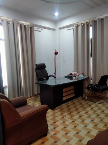 Living Room in 6+ BHK Villa at Gomti Nagar – for Rent