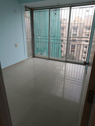 Room in 2 BHK Apartment at Park View CHS Borivalli, Borivali West – for Rent