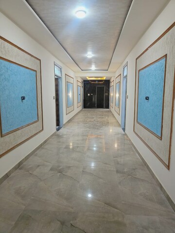 Building Lobby in 4 BHK Apartment at Mahima Florenza, Patrakar Colony – for Rent