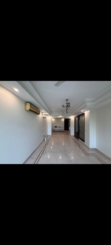 Building Lobby in 4 BHK Builder Floor at Pamposh Enclave – for Rent