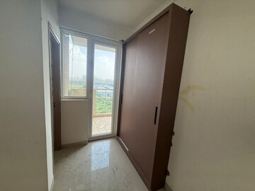 Room in 4 BHK Apartment at Pareena Coban Residences, Sector 99a – for Rent