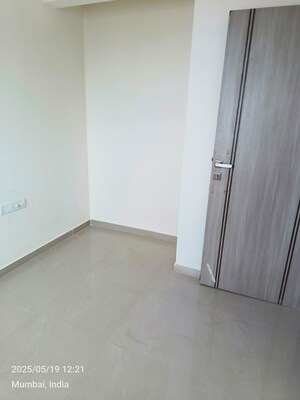 Room in 1 BHK Apartment at Suryoday CHS Goregoan, Goregaon East – for Sale