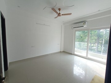 Room in 3.5 BHK Apartment at Ireo The Corridors, Sector 67a – for Rent