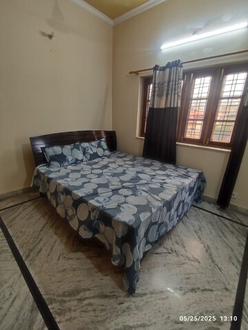 Bedroom in 1 BHK Builder Floor at Ballupur – for Rent