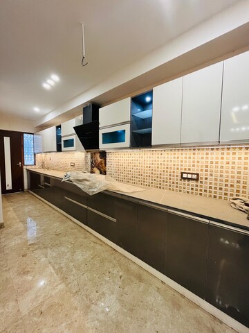 Kitchen in 3 BHK Builder Floor at Auram Floor, South City 2 – for Rent