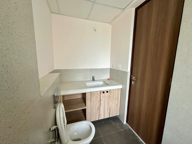 Bathroom, raymond-ten-x-habitat 2 Bedroom 635 Sq.Ft. Apartment In Pokhran Road No Two Thane 8779039