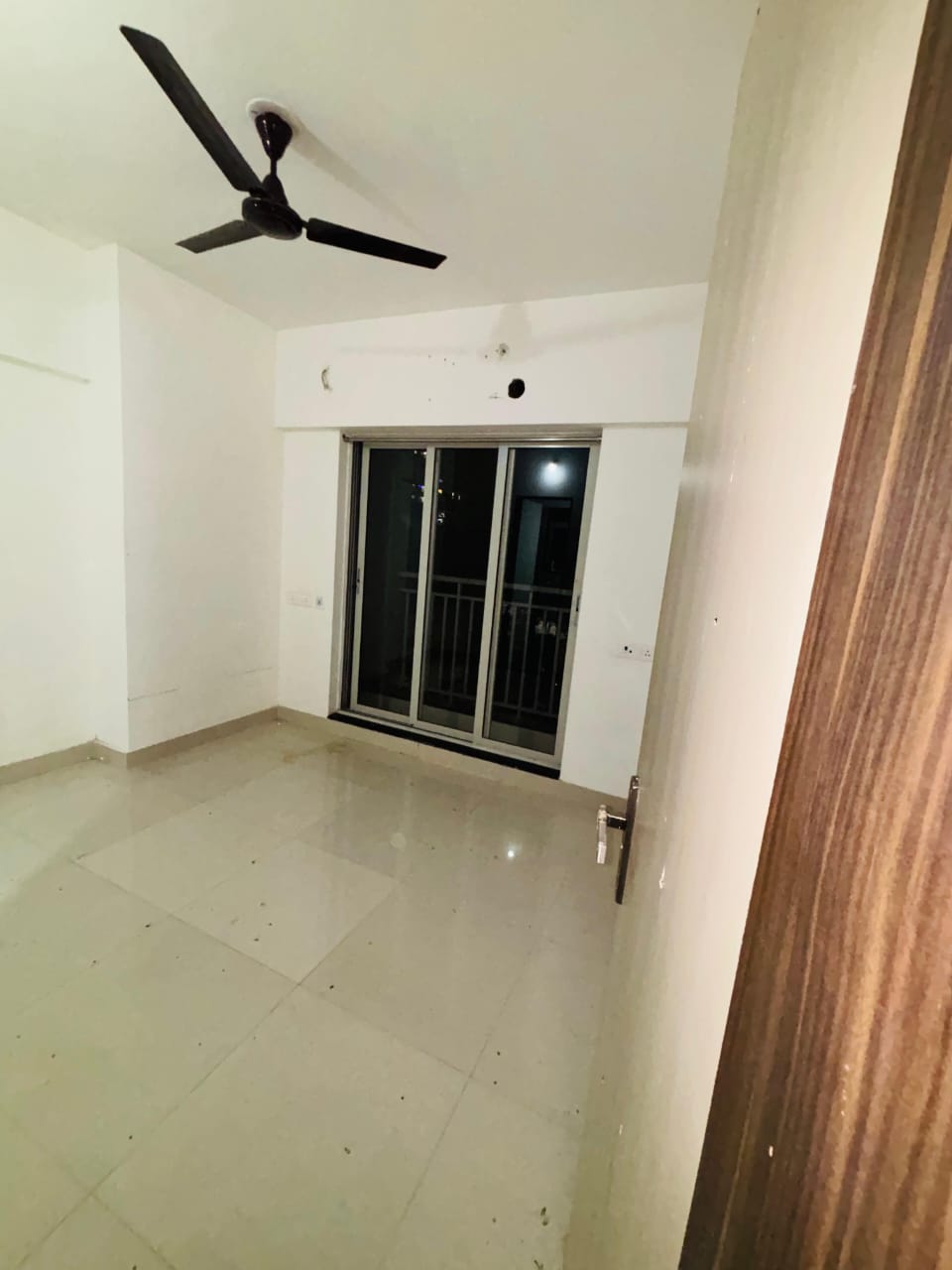 1 BHK Apartment For Rent in Ashar Metro Towers