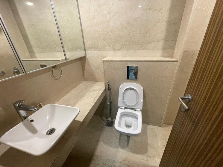 Bathroom, shree-villa 2.5 Bedroom 980 Sq.Ft. Apartment In Tardeo Mumbai 8779114