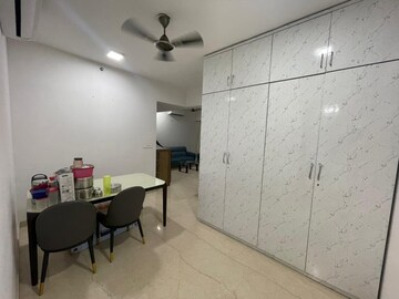 Master Bedroom in 2.5 BHK Apartment at Shree Villa, Tardeo – for Rent