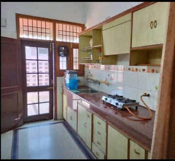 Kitchen in 1 BHK Builder Floor at Sector 44 – for Rent