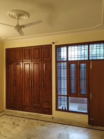 Room in 2.5 BHK Independent House at Sector 92 – for Rent
