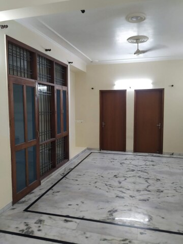 Room in 2.5 BHK Independent House at Sector 92 – for Rent
