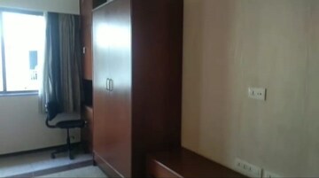 Bathroom in 3 BHK Apartment at Marine Drive – for Rent