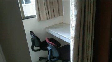 Team Area in 3 BHK Apartment at Marine Drive – for Rent