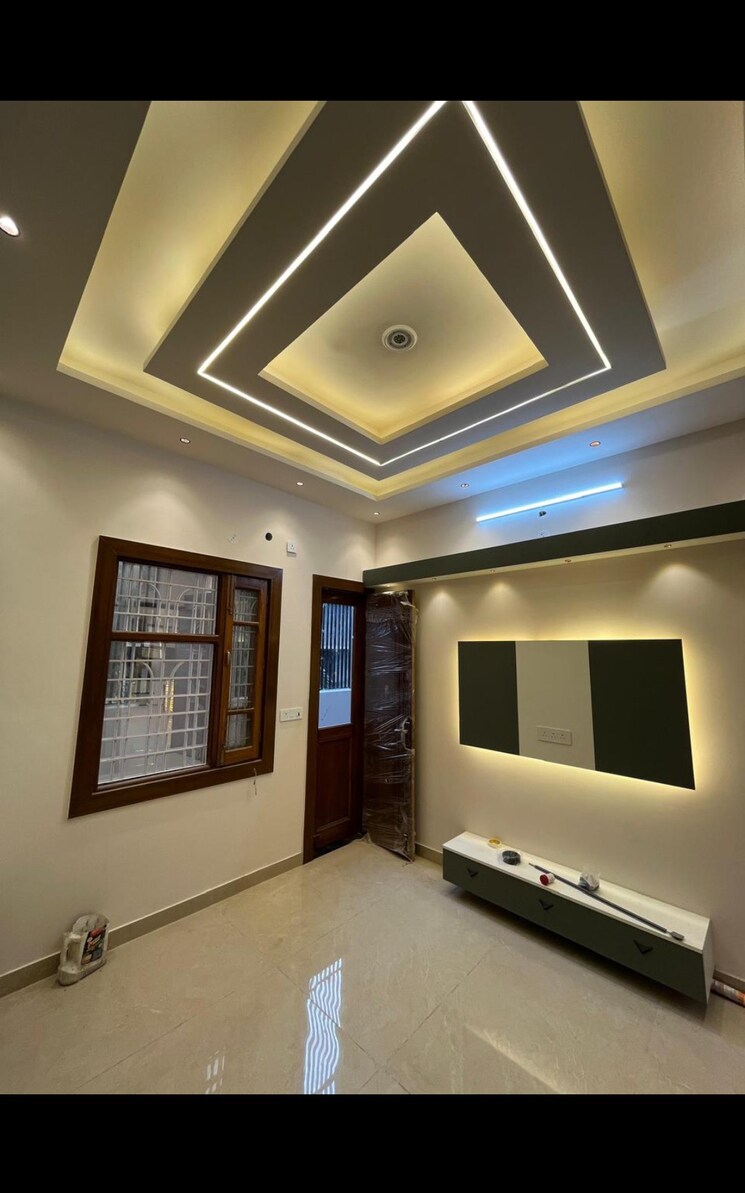 Room, niranjanpur 5 Bedroom 170 Sq.Yd. Villa In Niranjanpur Dehradun 8779238