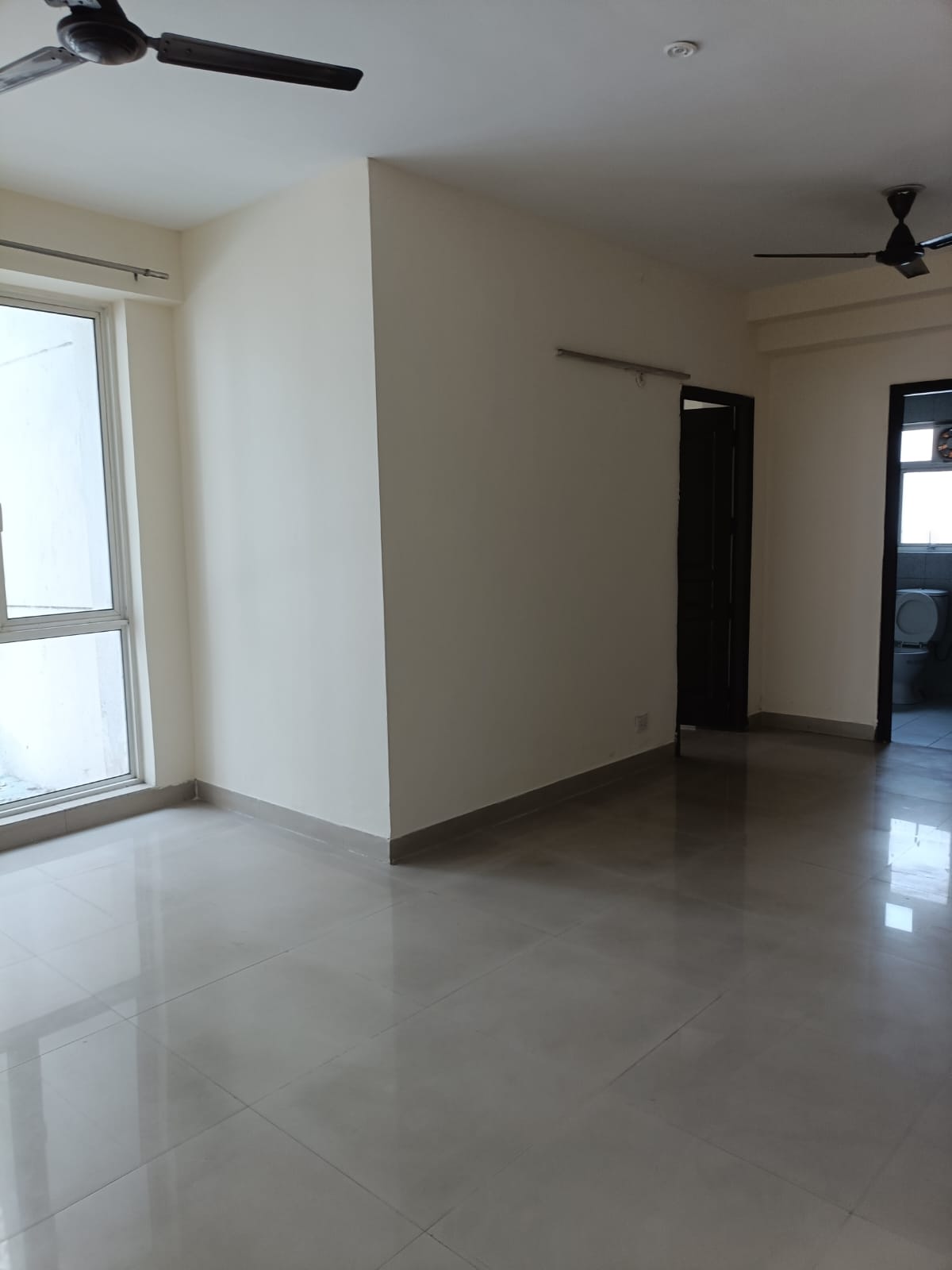 2.5 BHK + Study Room 1234 Sq.Ft. Apartment in Logix Blossom Greens