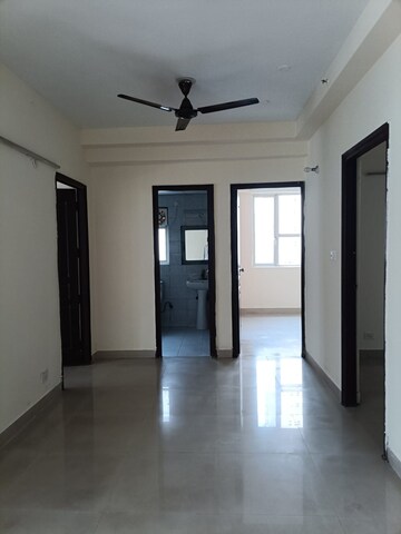 Room in 2.5 BHK Apartment at Logix Blossom Greens, Sector 143 – for Rent