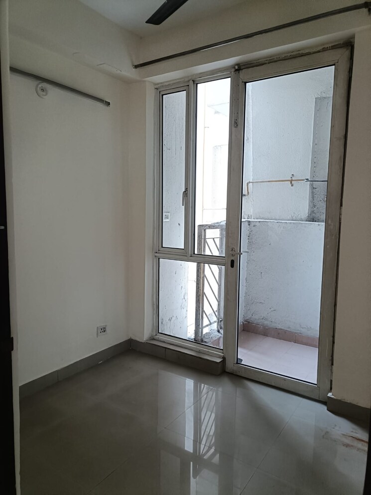 Room, logix-blossom-greens 2.5 Bedroom 1234 Sq.Ft. Apartment In Sector 143 Noida 8779213