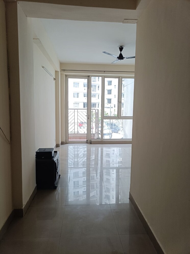 Room, logix-blossom-greens 2.5 Bedroom 1234 Sq.Ft. Apartment In Sector 143 Noida 8779213