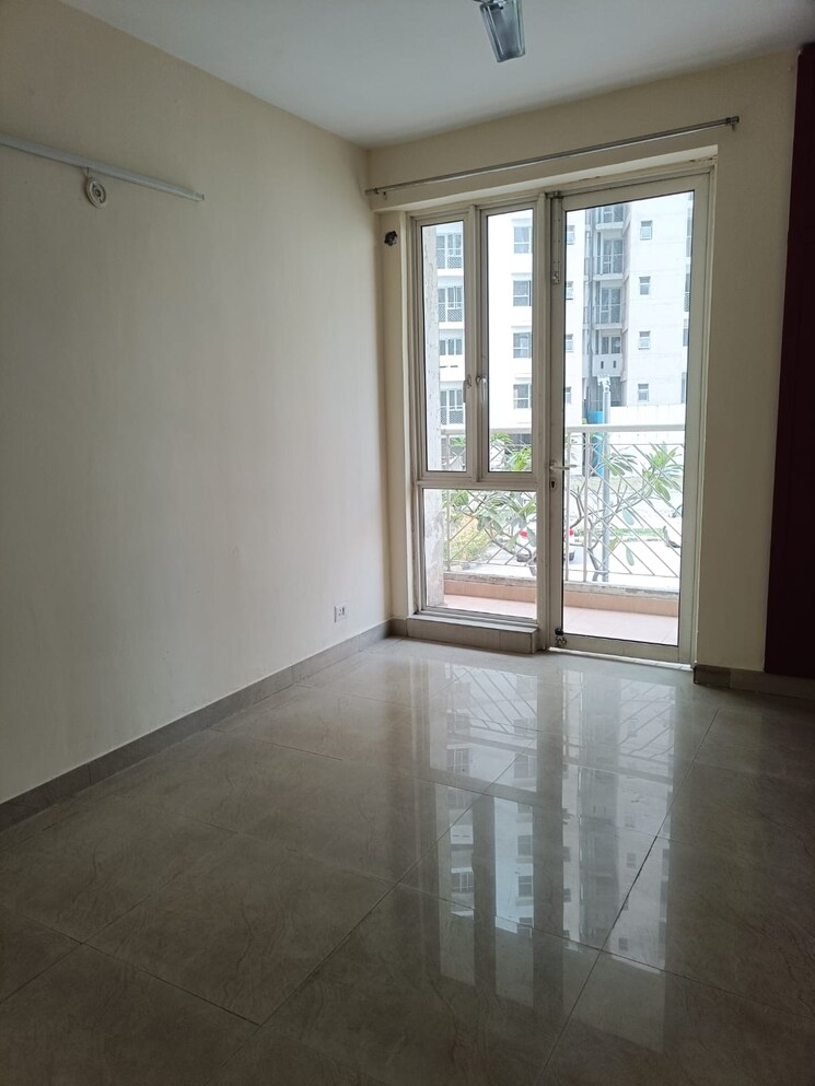 Room, logix-blossom-greens 2.5 Bedroom 1234 Sq.Ft. Apartment In Sector 143 Noida 8779213