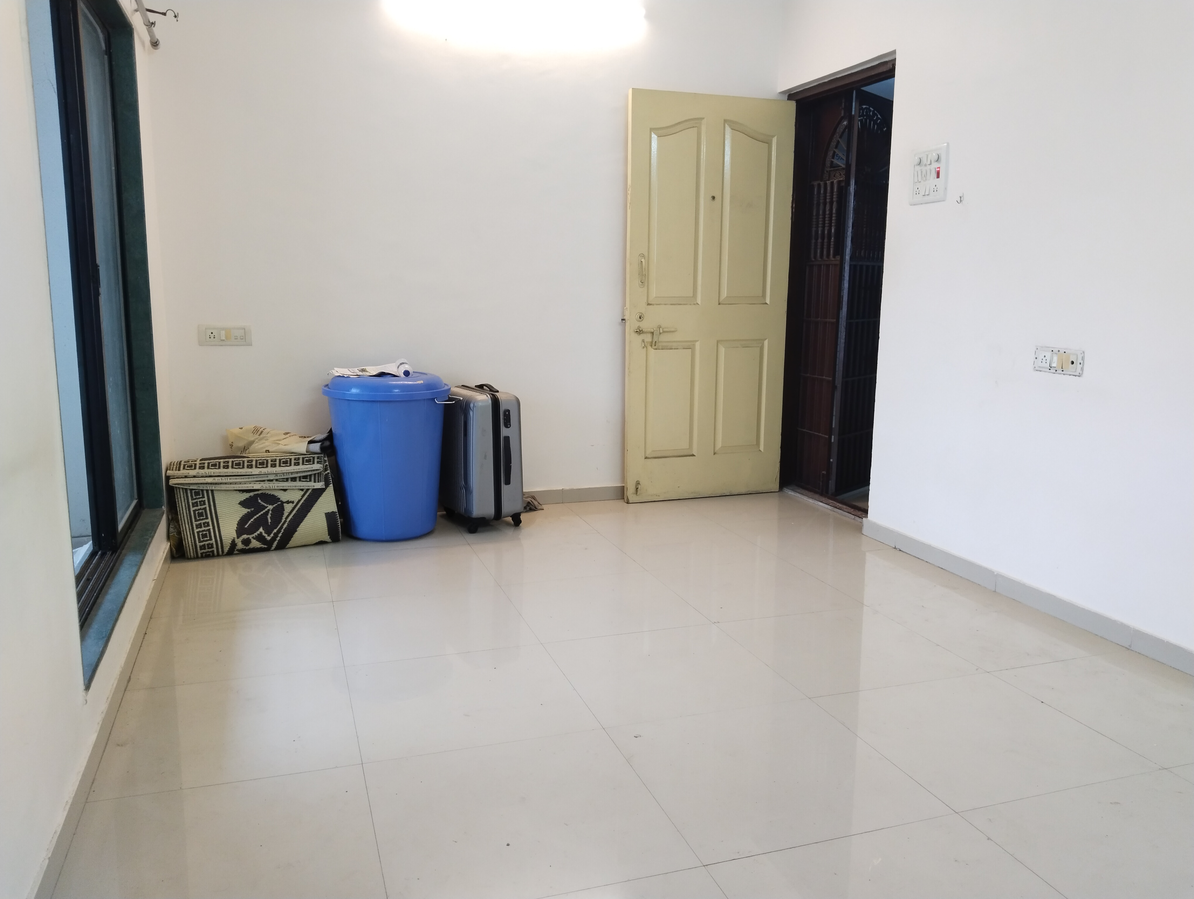 2 BHK + Extra Room Apartment For Rent in Gini Plaza