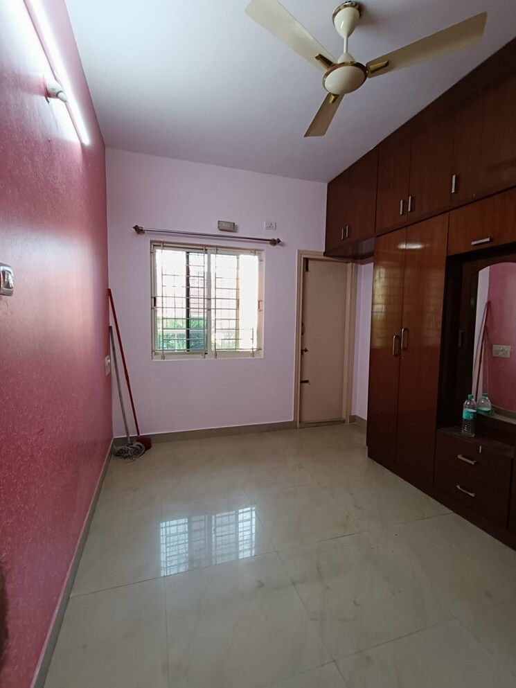 Room, sahakara nagar 3 Bedroom 1550 Sq.Ft. Apartment In Sahakara Nagar Bangalore 8779053