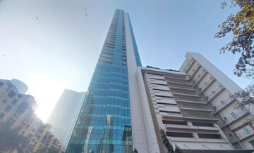 Staircase in 4 BHK Apartment at Ahuja Towers, Prabhadevi – for Rent