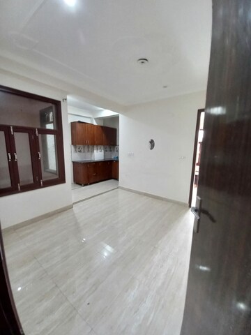 Room in 1.5 BHK Apartment at Ninex RMG Residency, Sector 37c – for Rent